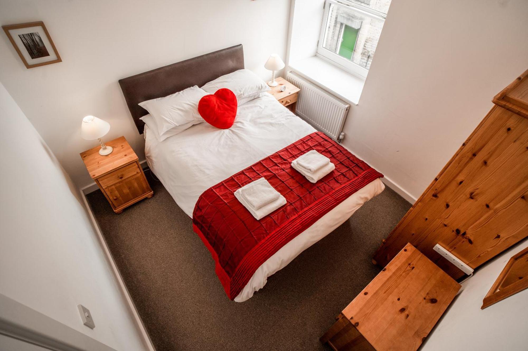The Torrs Apartments New Mills エクステリア 写真
